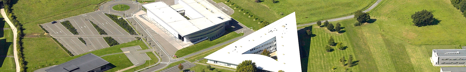 Banniere vue avion bâtiment
